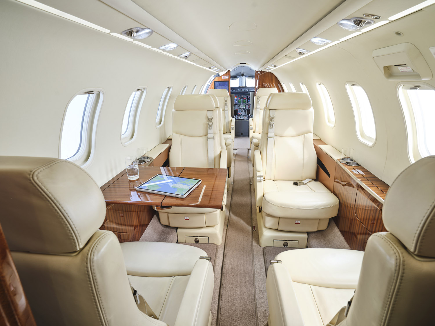 Fwd cabin view Learjet 45XR D-CLMS | Aero-Dienst Aircraft Sales