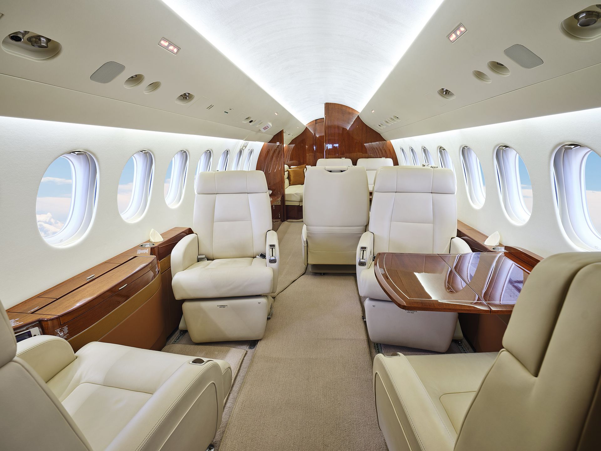 Aero-Dienst Aircraft Sales | Current listing Falcon 7X SN 176