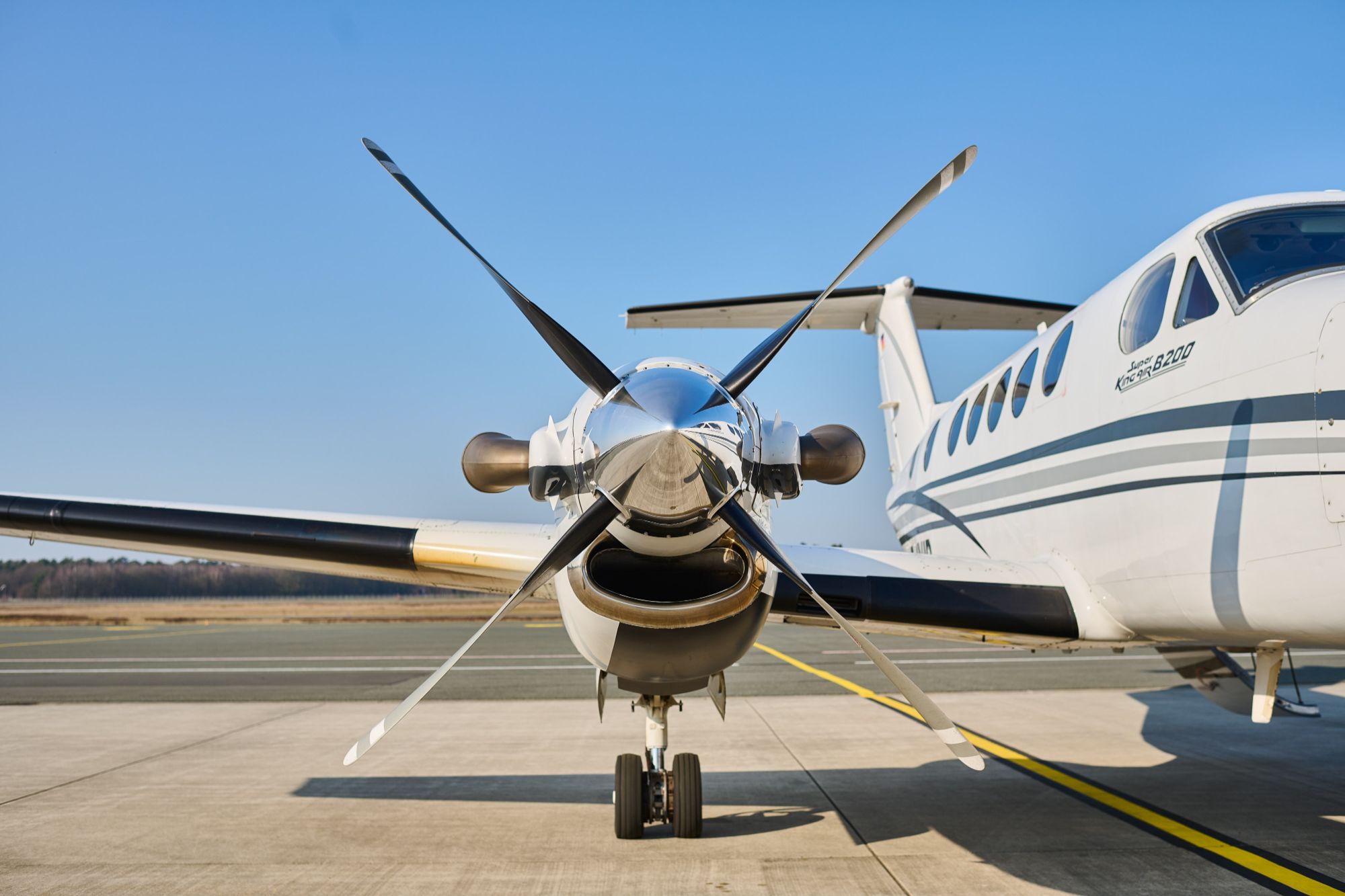 1999 Beechcraft King Air B200, Germany, photo 11