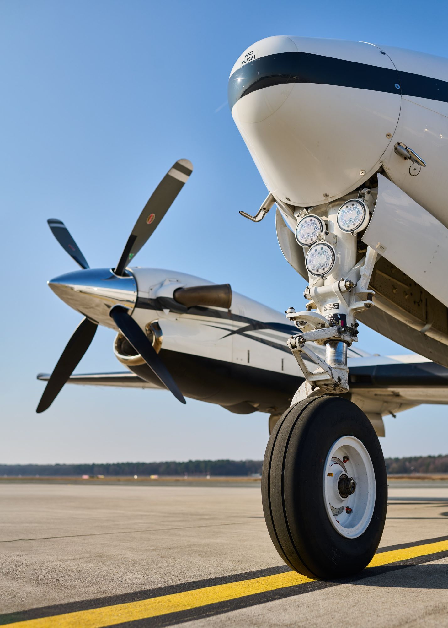 1999 Beechcraft King Air B200, Germany, photo 17