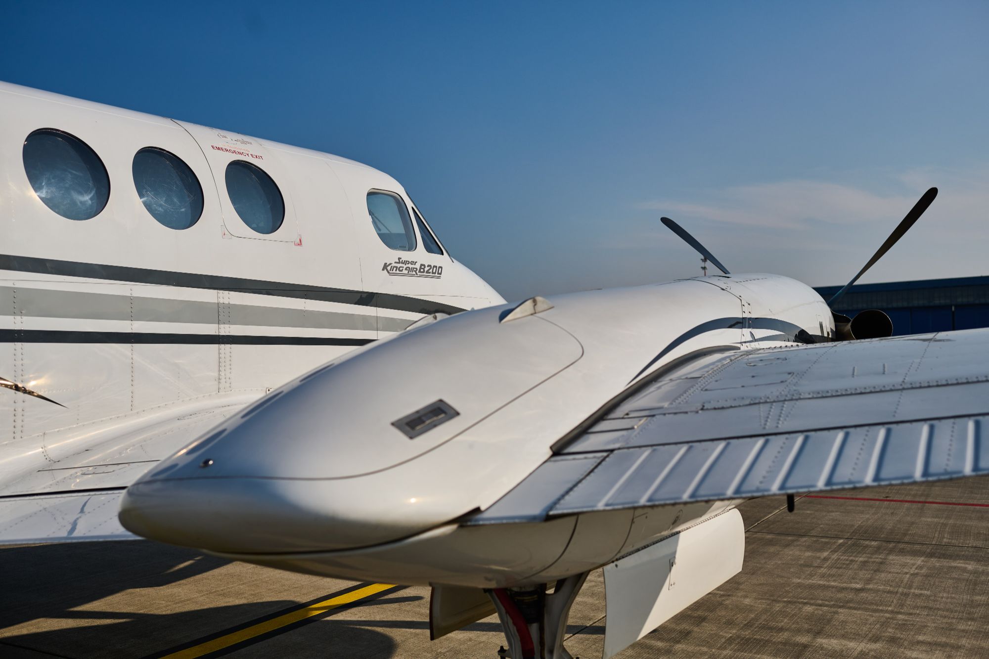 1999 Beechcraft King Air B200, Germany, photo 16