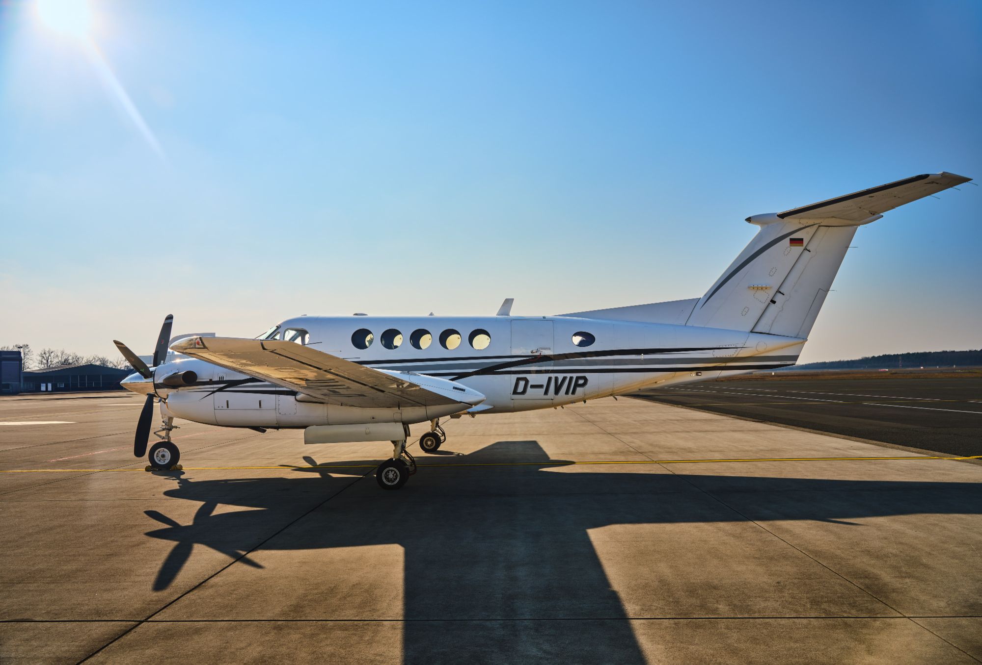 1999 Beechcraft King Air B200, Germany, photo 15