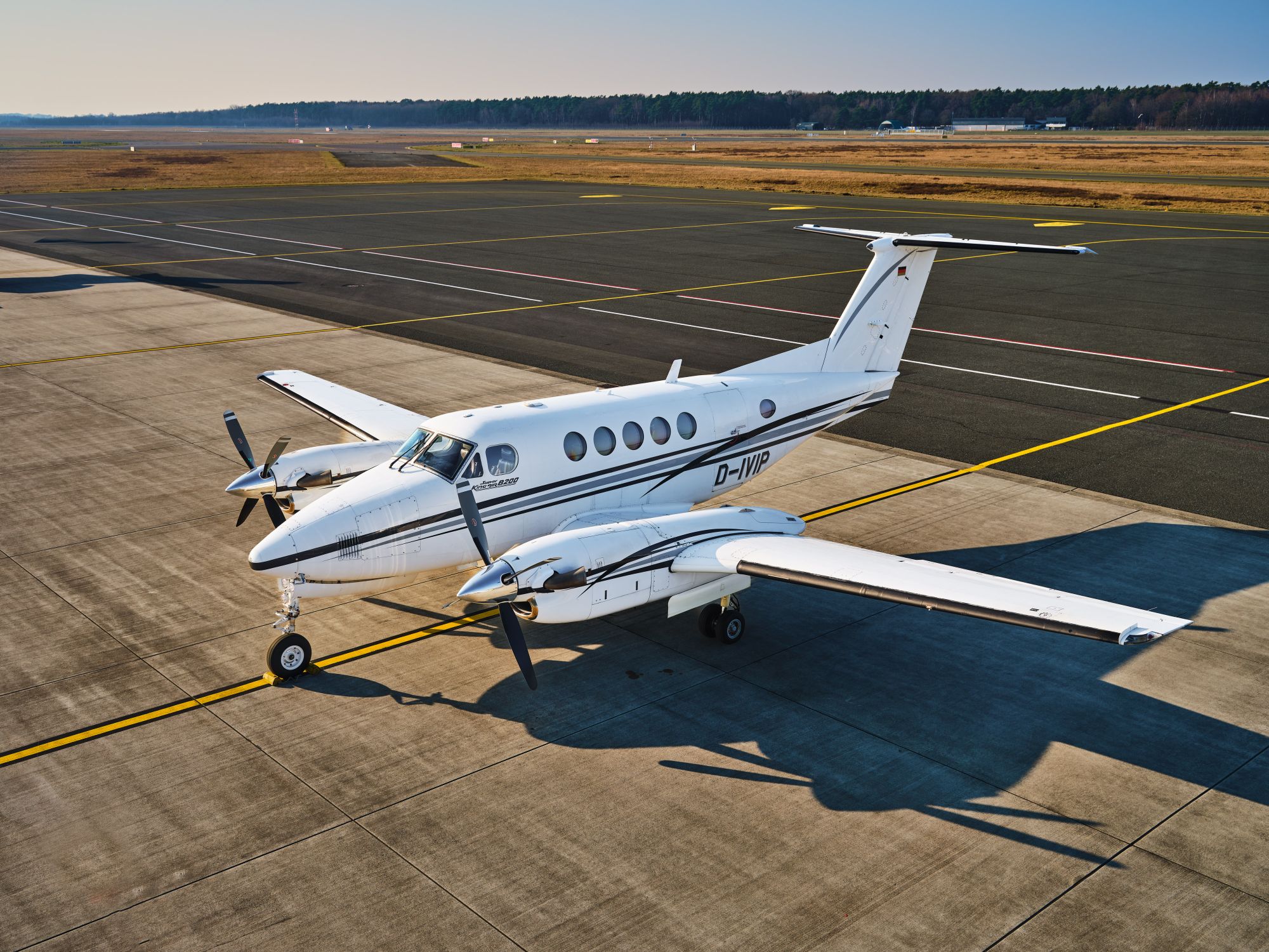 1999 Beechcraft King Air B200, Germany, photo 14