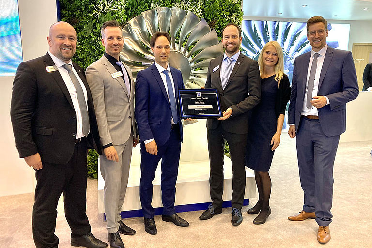 images/Pressemitteilungen/2023/csm_Rolls-Royce_Aero-Dienst_ASC_2023_05_24_plaque_handover_web_fc2172b051.jpg