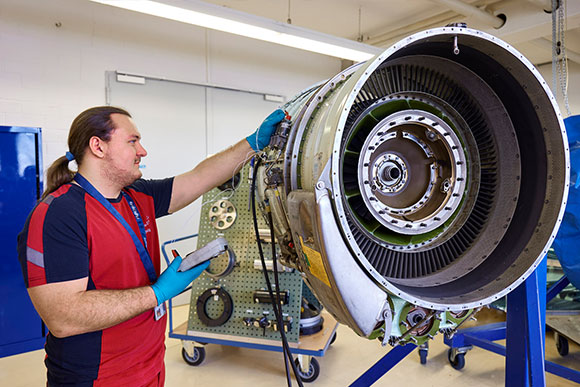 images/maintenance-content-triebwerk2.jpg